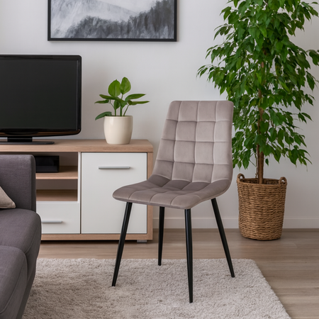 Chaise MIRA capitonnée en velours matelassé - couleur Beige, pieds Noirs