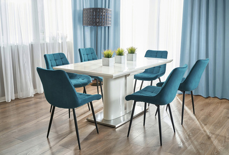 Chaise en velours bleu