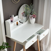 Coiffeuse de style scandinave avec un miroir blanc