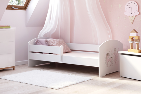 Lit enfant LUK 70x140 avec barrière graphique - Fillette avec une licorne